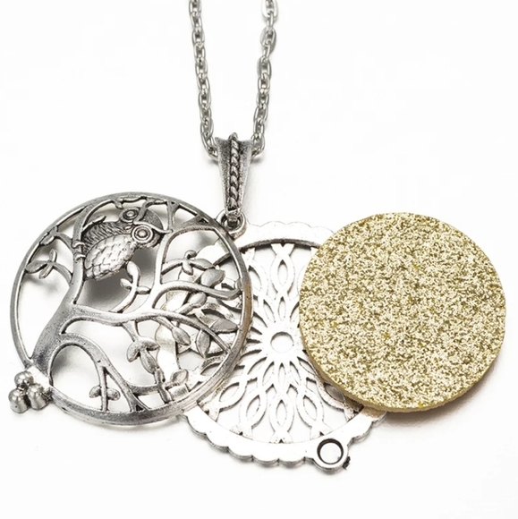 *Izzy* Pendant Oil Diffuser necklace - Picture 2 of 3